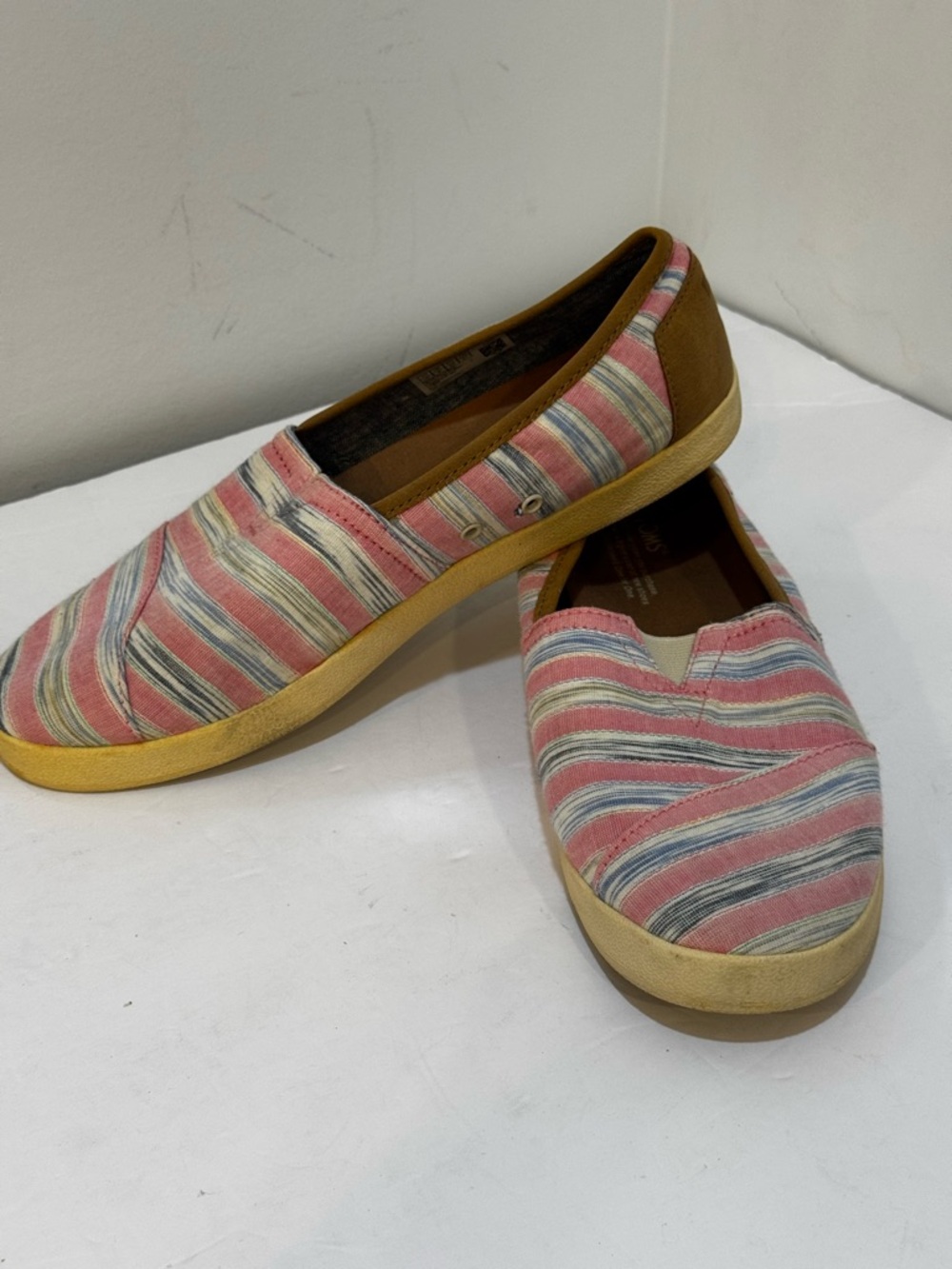 Toms Avalon Peony Ikat Stripe Slip-On Flats Pink & Blue size 10